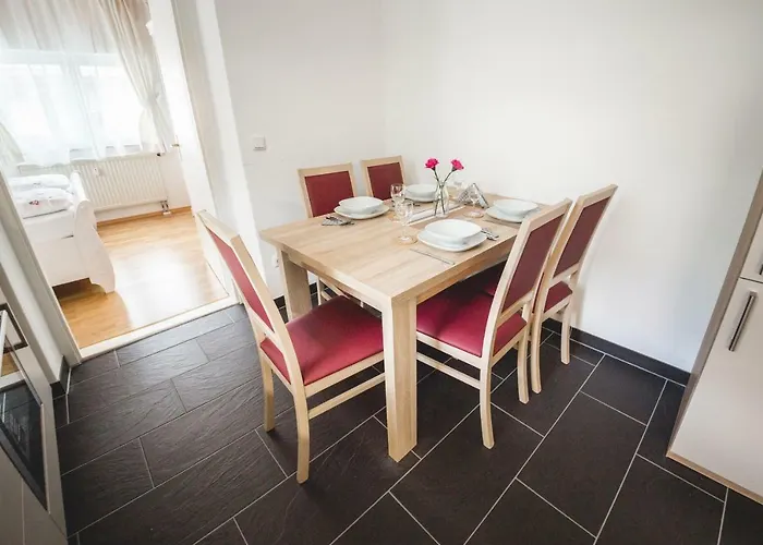 Alpi Apartment *